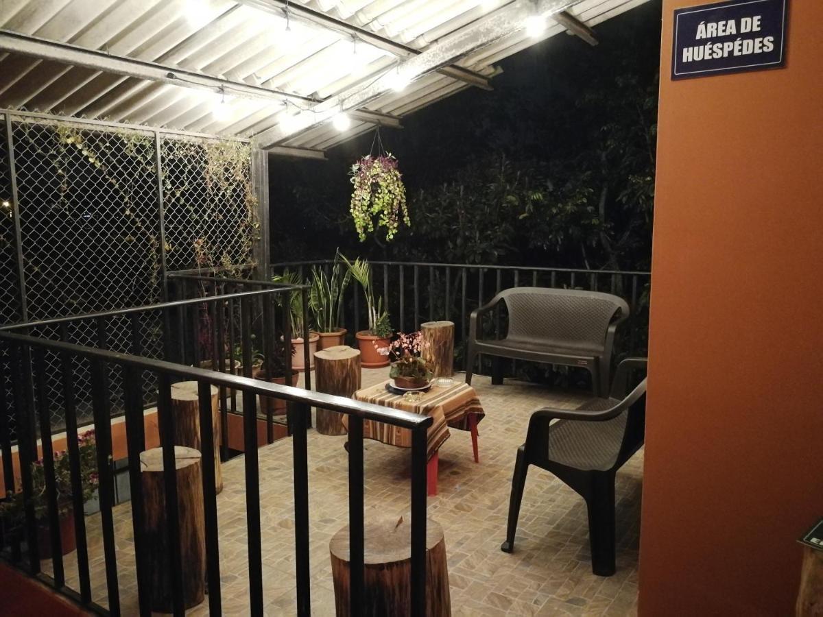 Chapelet Hostal Tababela Exteriér fotografie