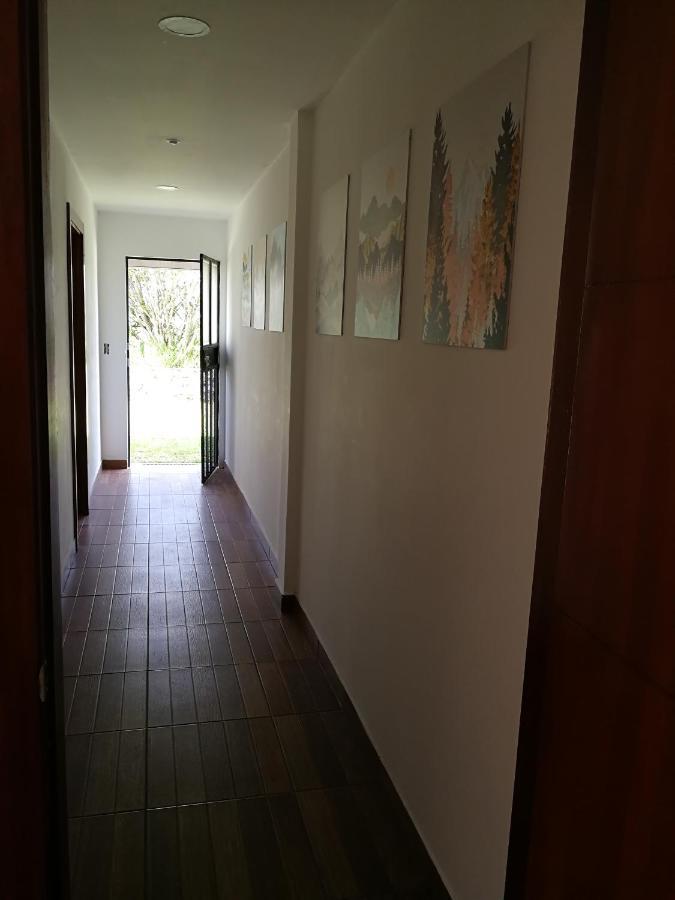 Chapelet Hostal Tababela Exteriér fotografie