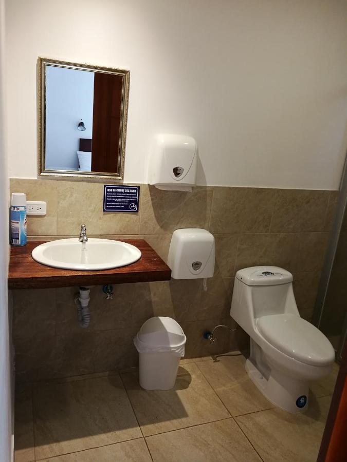 Chapelet Hostal Tababela Exteriér fotografie