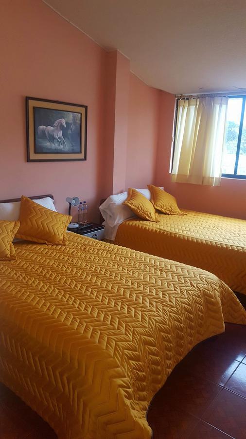 Chapelet Hostal Tababela Exteriér fotografie