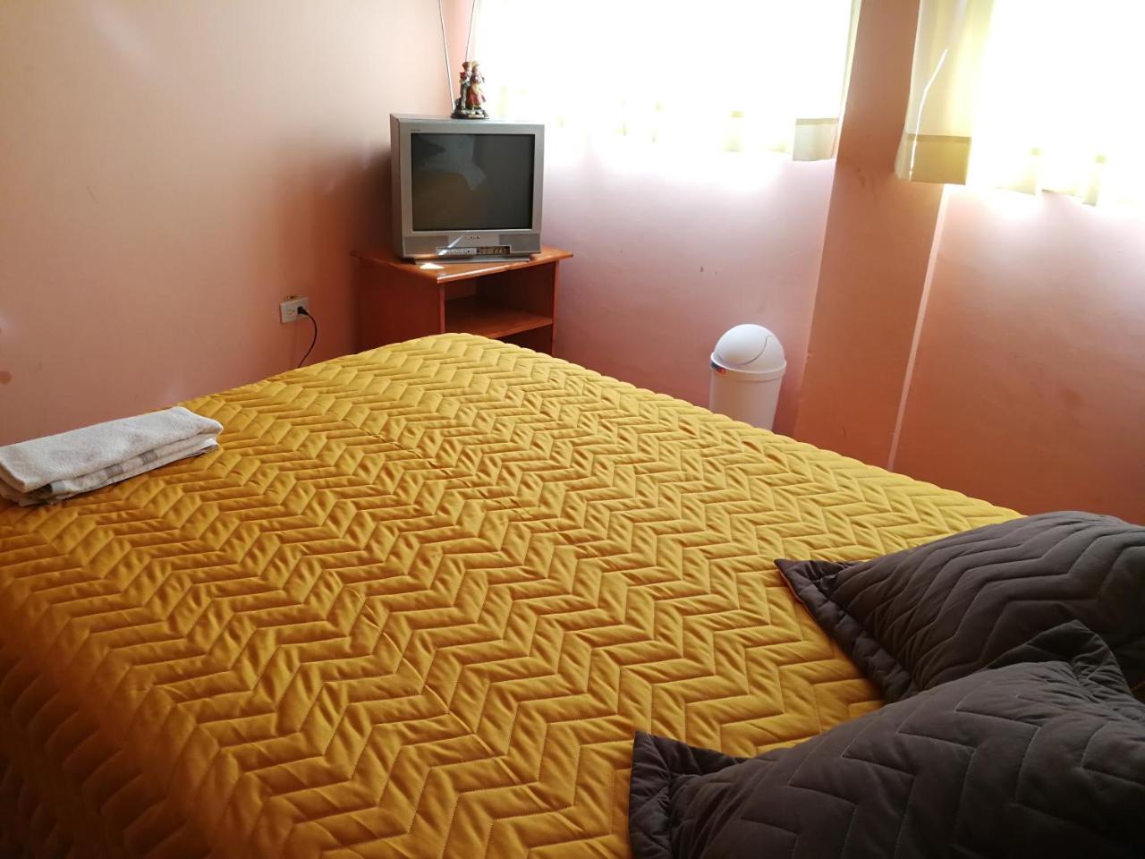 Chapelet Hostal Tababela Exteriér fotografie