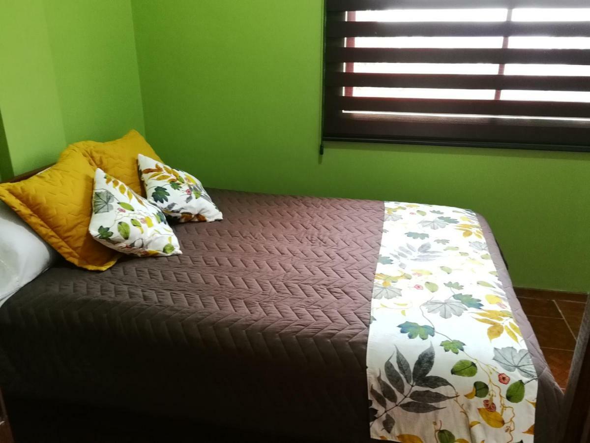 Chapelet Hostal Tababela Exteriér fotografie