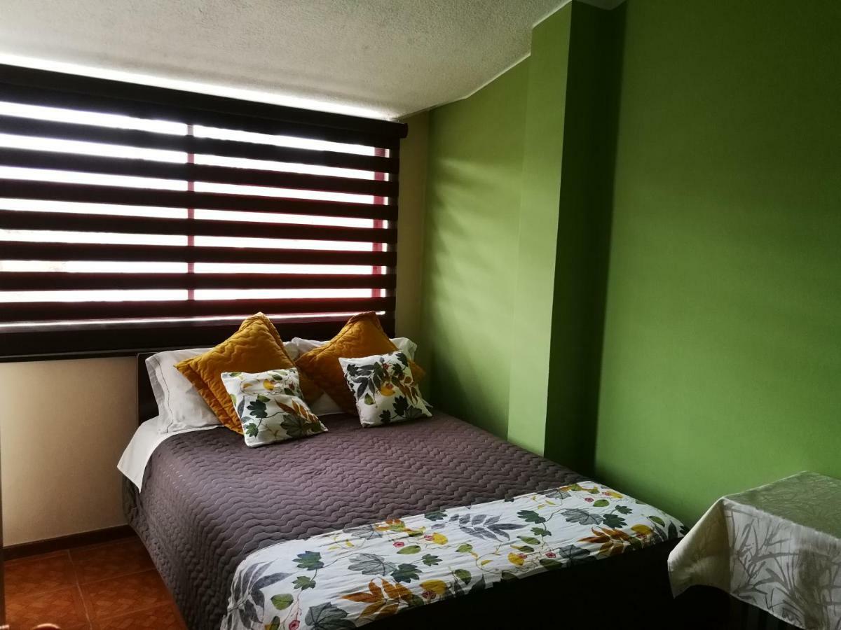 Chapelet Hostal Tababela Exteriér fotografie