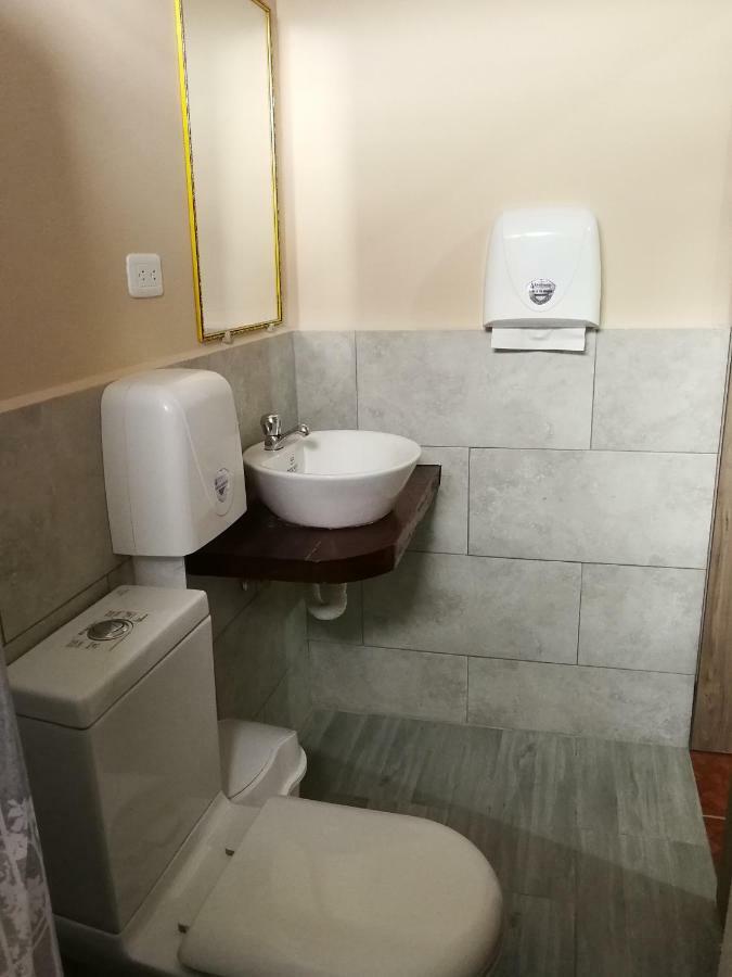 Chapelet Hostal Tababela Exteriér fotografie