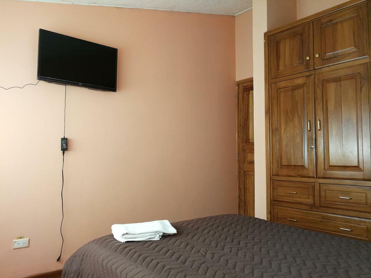 Chapelet Hostal Tababela Exteriér fotografie